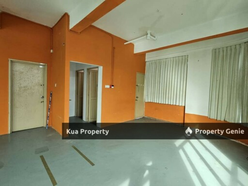 2nd Floor Corner Commercial Shoplot For Rent! Located at Jalan Keretapi, 3rd Mile