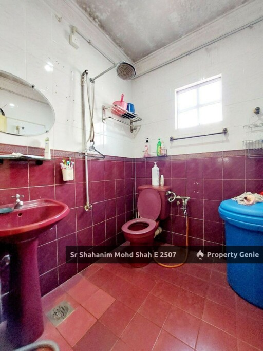 DOUBLE STOREY HOUSE AT TAMAN ALAM MEGAH SEKSYEN 27 SHAH ALAM  END LOT UNIT, RARE UNIT WITH BIG SIZE