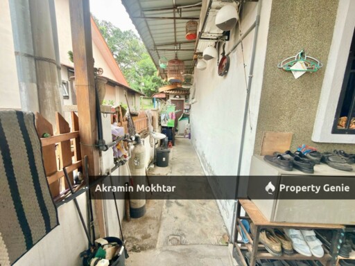 FREEHOLD, END LOT & RENOVATED - SINGLE STOREY TERRACE @ JALAN KEBUN, SEKSYEN 30