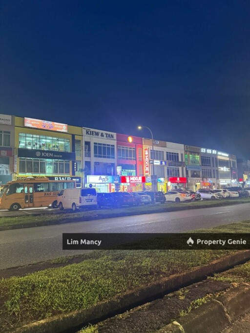 Taman Nusa Bestari Three Storey Shoplot Facing Main Road @Jalan Jati