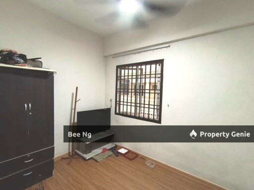 Sri Kenari Apartment / Tampoi / Fully Renovated / Cheapest Price / Full Loan / Cash Back