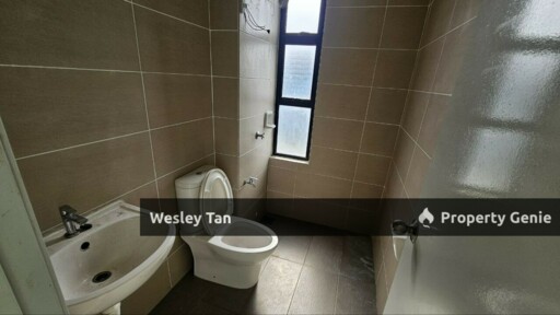 New Cheng 2 Storey Terrace Gated Community 20x70 Freehold 4rooms Bare