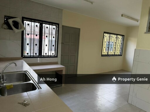 Permas Jaya / Double Storey / 4bedroom / Partially Furnished