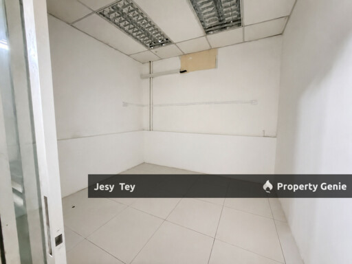 (Ground Floor) Taman Daya Shop For Rent