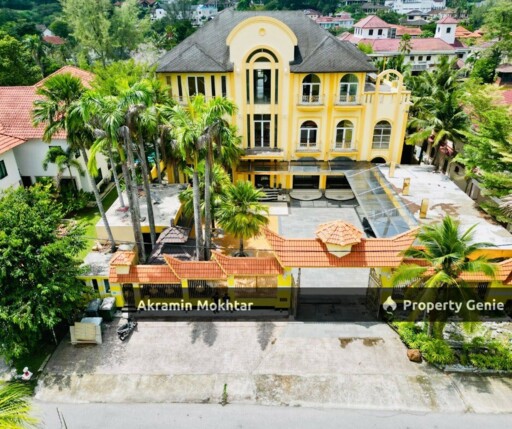 FREEHOLD & FACING OPEN | COUNTRY HEIGHTS 3 STOREY LUXURY BUNGALOW