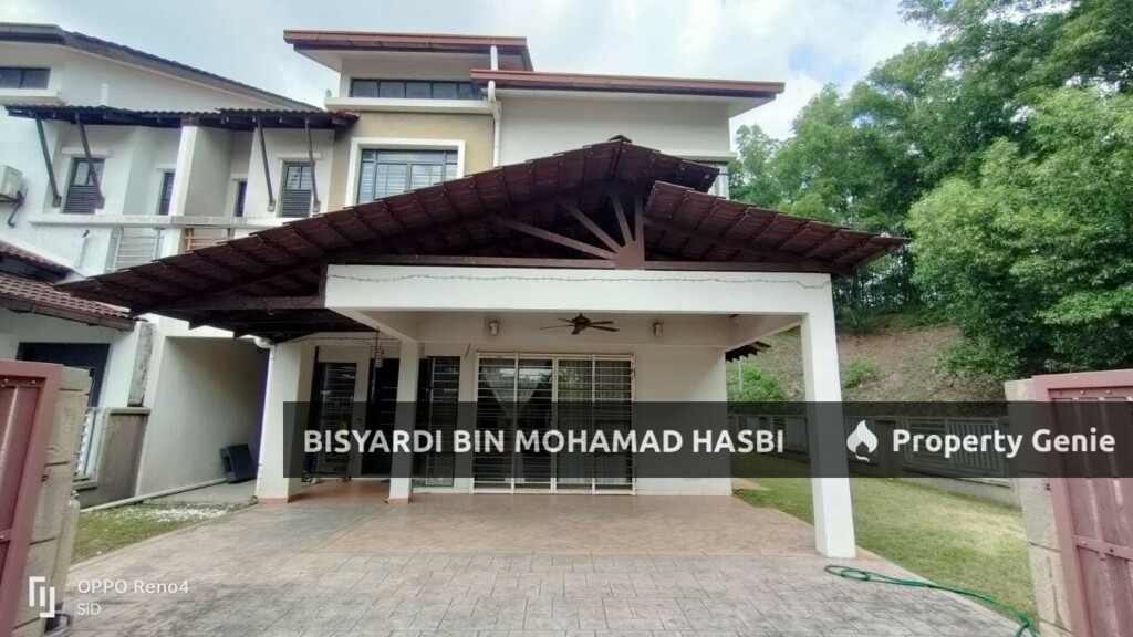 Corner Lot, Double Storey House, Jalan Jeriji (Greenlane) Bukit Jelutong, Shah Alam.