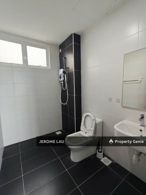 Twin danga Perling Master room for rent