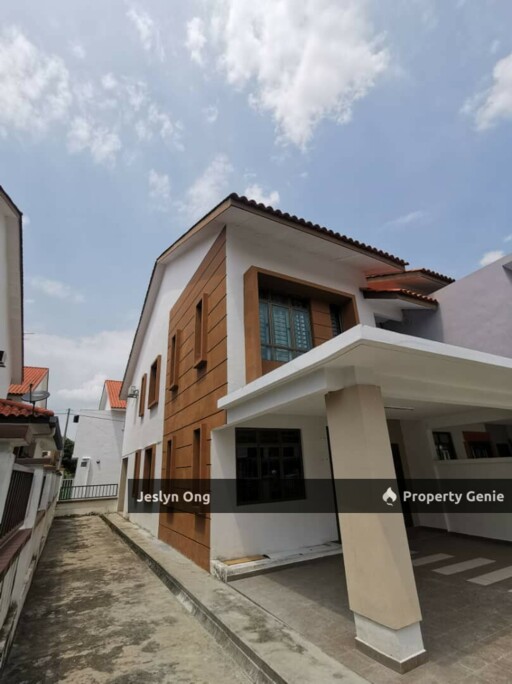 2 Storey Terrace House ( End Lot ) @ Bandar Dato Onn for Sale