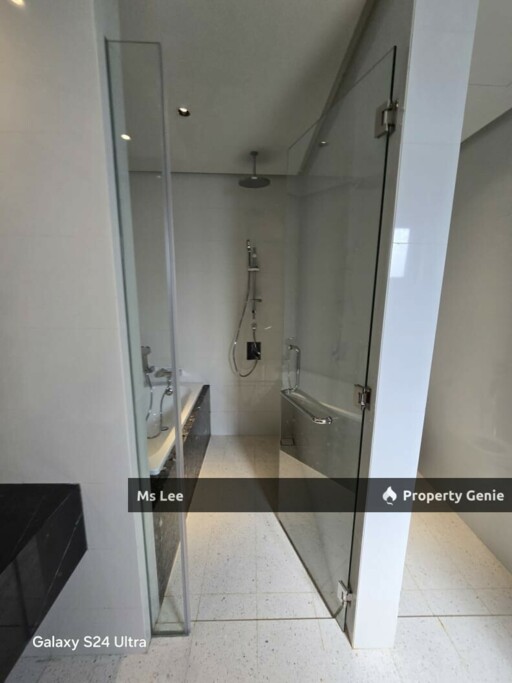 Pavilion Embassy Oxford Residences @ KLCC-Near LRT, level 13 TRX view, Good for investment