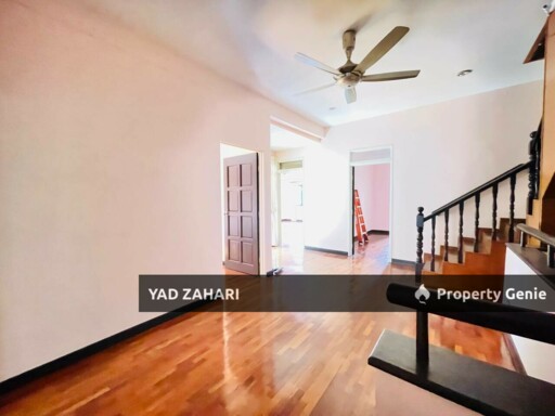 Bukit Jelutong, Shah Alam | 2-Storey Terrace 5 Bedrooms | RM1.4M - Freehold, Non Bumi & With Loteng