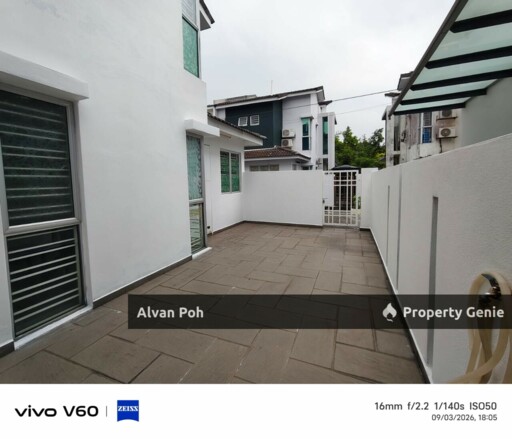 Freehold Double Storey Endlot With Fully Furnished