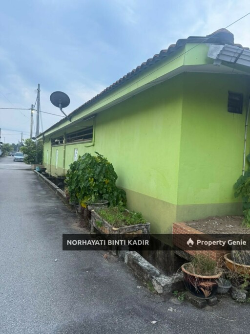 TERES SETINGKAT INDERA SEMPURNA, END LOT KUANTAN(FULLY RENOVATED)