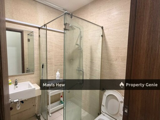 For Rent, Crescent Bay Suites @Bayu Puteri, Near Ciq, 1 Carpark, Fully Furnished