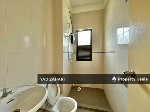 Saujana Villa, Taman Prima Saujana, Kajang | 2.5 Storey Bungalow 5 Bedrooms | RM1.75M - Gated and Guarded, Freehold, Spacious Hall & Built Up