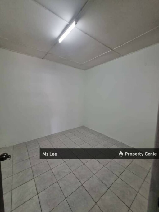 1st Floor Town House @ Taman Kajang Utama - Sale Below Bank Value Rm30k