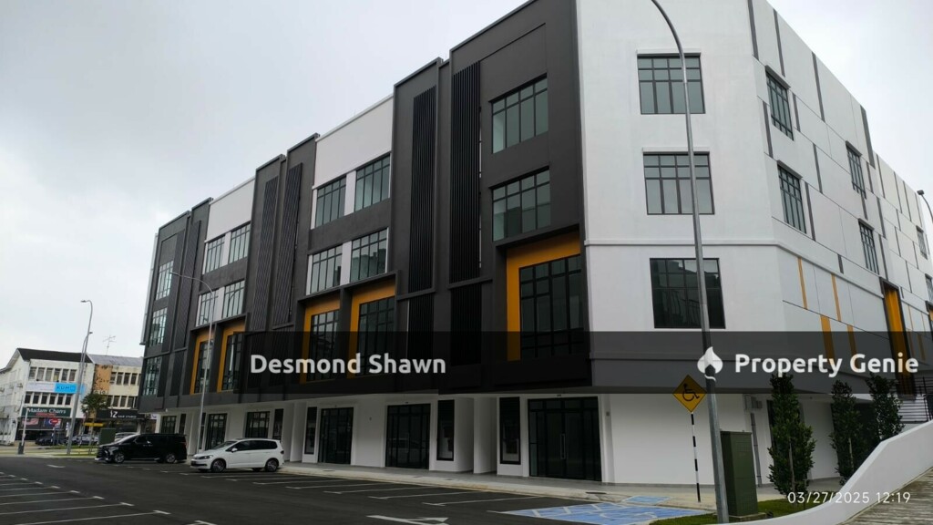Pelangi Avenue 4Storey Shoplot