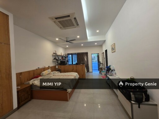 2.5 Storey Semi Detached House @ The Peak