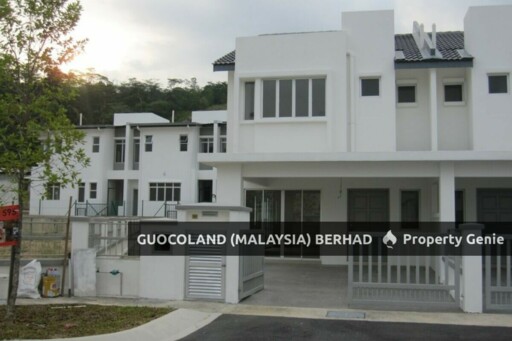 Cassis, Kota Emerald West