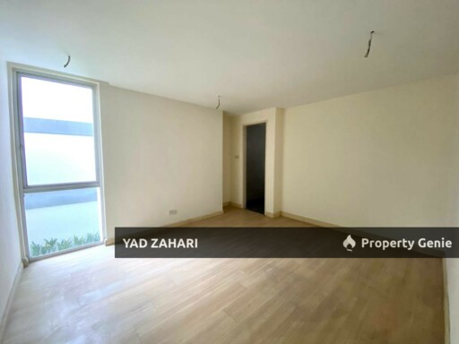 Taman Alam Kemuning, Shah Alam | 3-Storey Bungalow 6+1 Bedrooms | RM1.6M - Near Highway, Spacious Car Porch & Big Covered Balcony