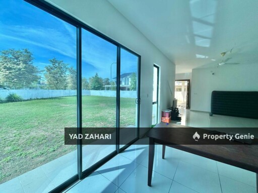 Huge Extra Land Corner Lot Double Storey Terrace House, Hijayu 2 Resort Homes, Bandar Sri Sendayan