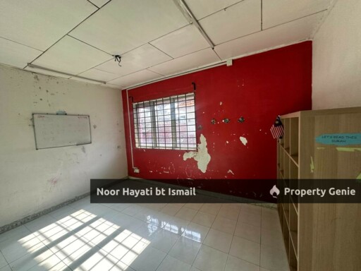 Shah Alam, Sect 19, 2sty House Corner for Sale RM830k