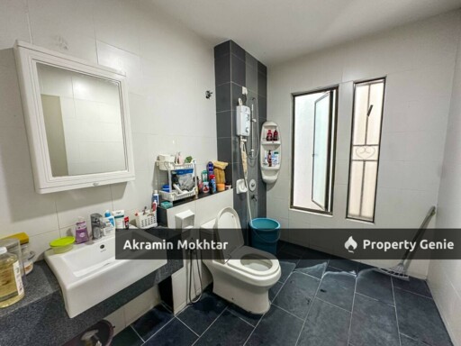 Freehold & Fully Renovated | 2 Storey Terrace Laman Delfina Nilai Impian Nilai N9