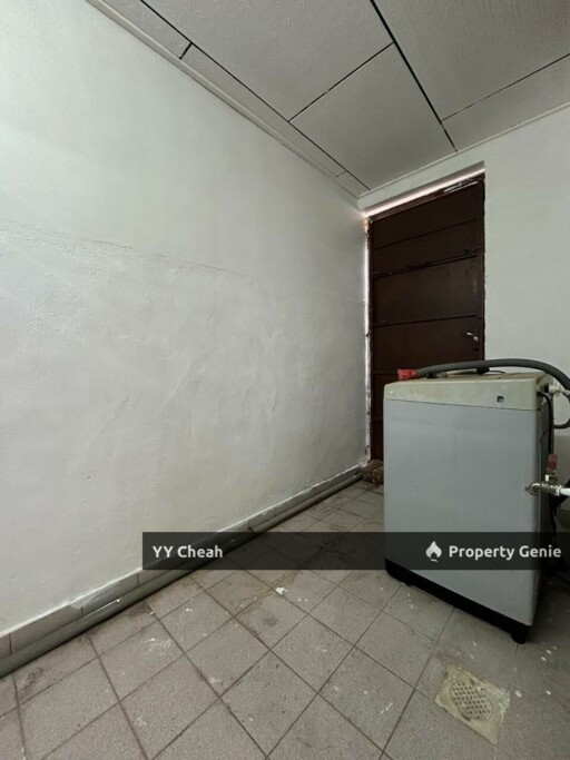 Gunung Rapat Ipoh Single Storey House For Sale - Good Condition, Facing South