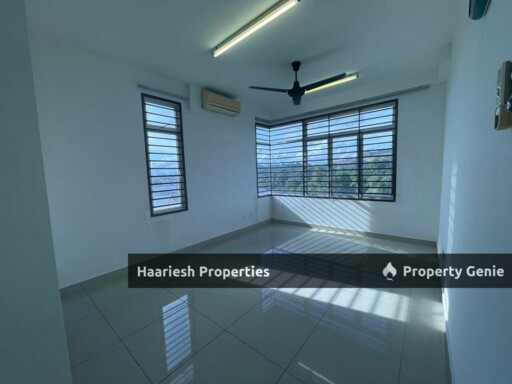 EASTBAY LUXURY APARTMENT PANGSAPURI SERI BAYAN, MASAI