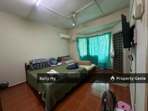 Double Sty House Partly Furnished At Bukit Tinggi 1 Klang For Rent