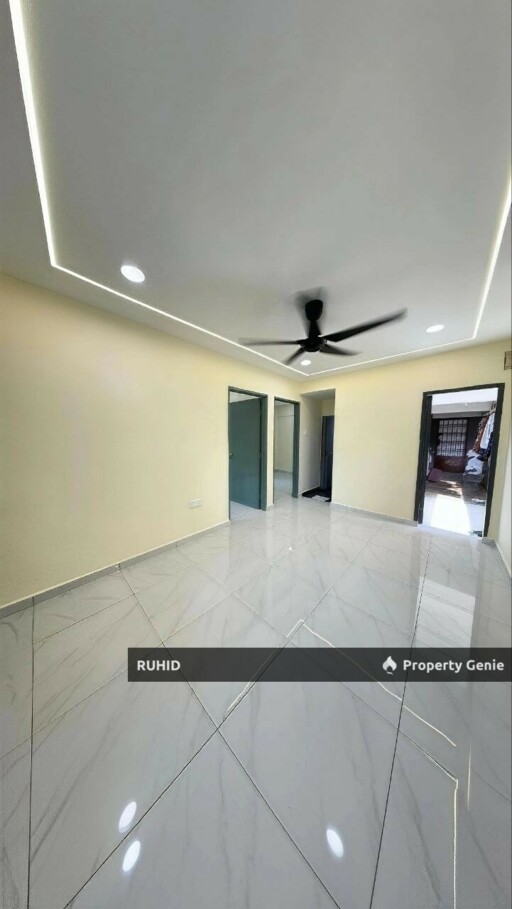 Level 1 Renovated Flat Geharu Taman Rinting Masai | 3 Bedrooms 2 Bathrooms | Freehold