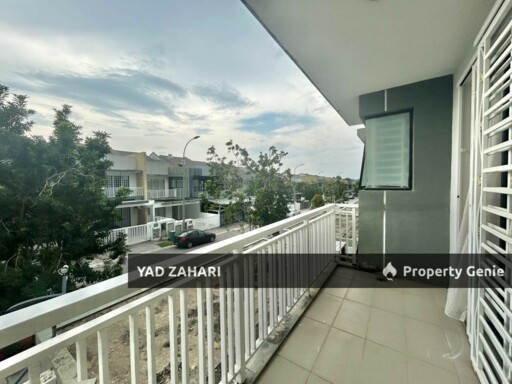 The Terresse, Bandar Puteri Bangi | Superlink 4+1 Rooms | RM670K- Semi Furnished, Spacious Unit & Nearby Exit Highway