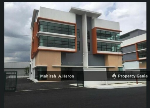 SEMI-D FACTORY, SEKSYEN 15, SHAH ALAM, SELANGOR