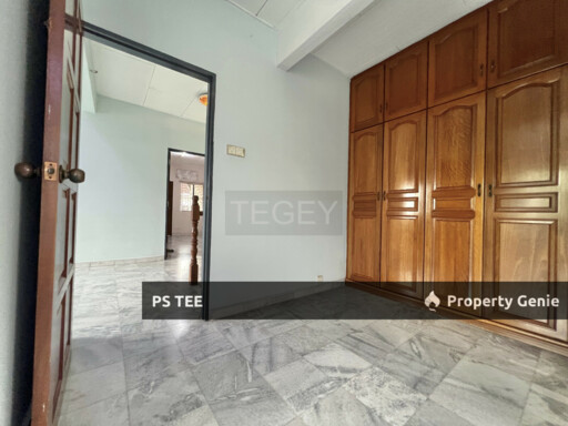 Double Storey Endlot to Sell