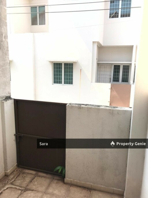 Double Storey Seri Margosa, Botani