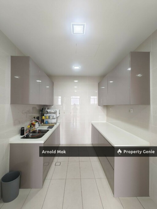 Strait View 18 Condominium for Sale
