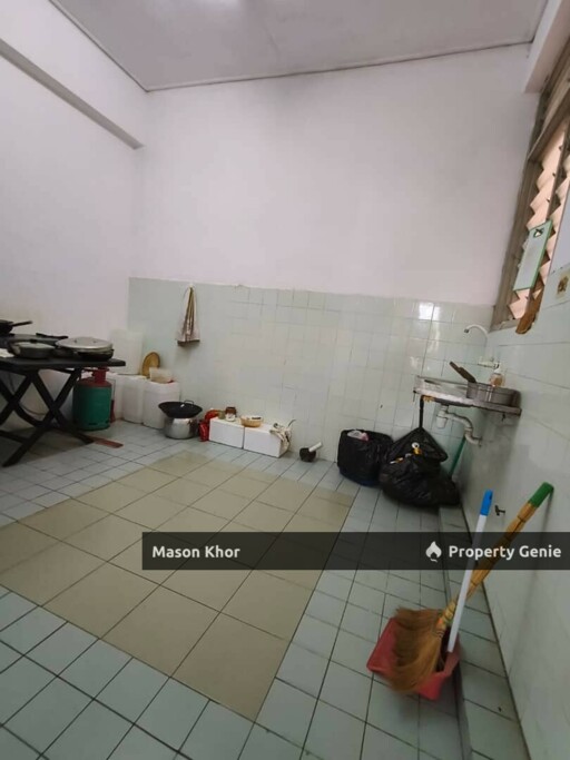 BAYAN PERMAI APARTMENT TOP FLOOR 915sf BARE UNIT BAYAN LEPAS