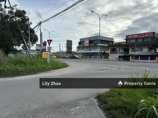 Papar Commercial Land for Rent, Road Side, Corner Lot 8,000 sqft, Papar Square, Papar, Sabah.
