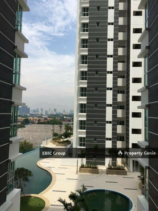 Zeta Deskye Residence