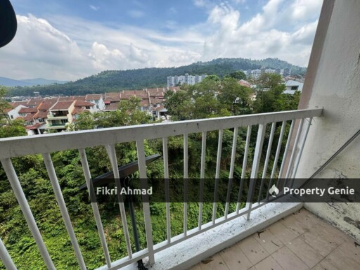 FOR SALE: Lakeview Apartments Selayang