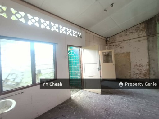 Gopeng Shop Lot for Sale - Jalan Eu Kong Freehold 22x70