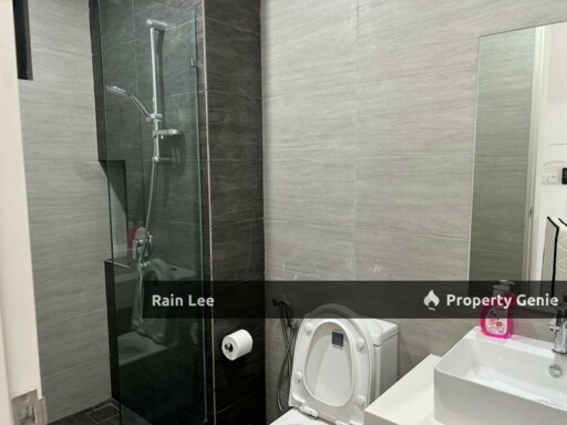 Fully Furnished / 3R2B1C for RENT / Nearby MRT & LRT Station