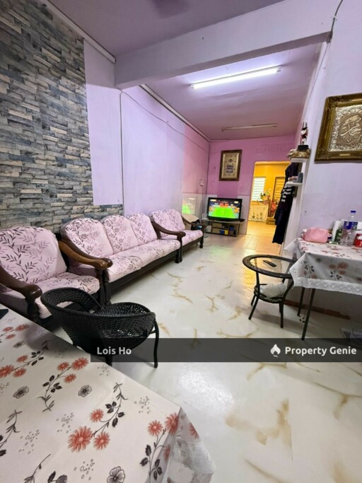 For Sale 📍Krubong Jaya Double Storey 🏠  Below Bank value 🔥🔥🔥 Leasehold 70++ 15 X55 2 Bedrooms 2 Bathroom  Selling RM218k💰