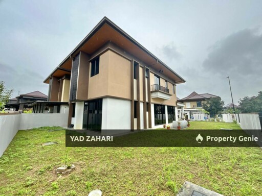 Setia Mayuri, Semenyih | Double Storey Semi-D 4 Bedrooms | RM1.1M - Balinese Concept, Freehold and Individual, Semi Furnished with Extra Land