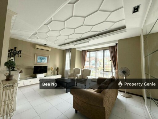 Impian Emas / 2.5 Storey Terrace / Fully Furnished / Fully Renovated