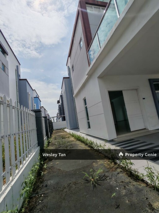 Below Bank Value! Kayangan Villa Klebang 3 Storey Bungalow For Sale