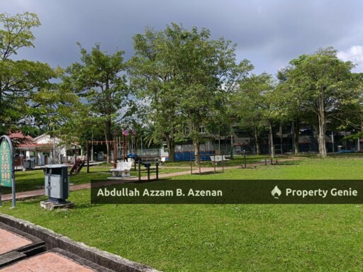 CORNER LOT Taman Halaman Indah Jawi