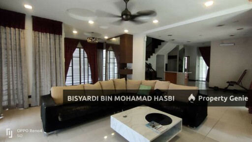 Corner Lot, Double Storey House, Jalan Jeriji (Greenlane) Bukit Jelutong, Shah Alam.