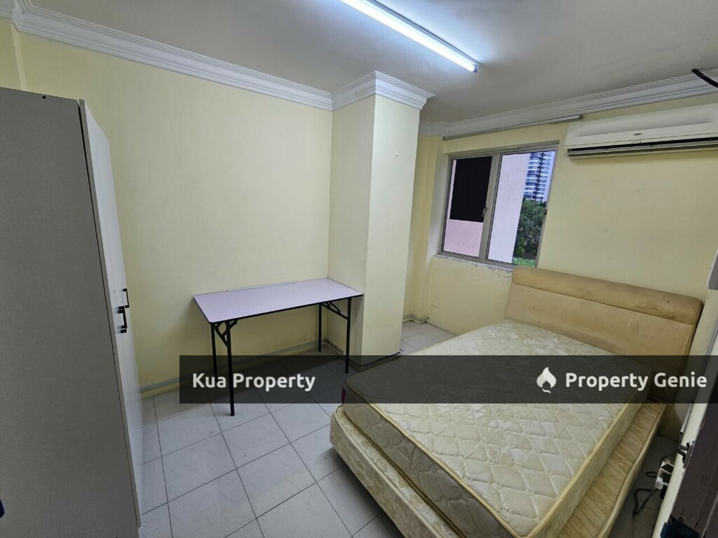 Single Room for Rent! Located at Central Court Apartment, near MBKS