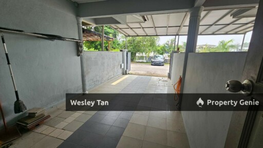 1.5 Corner Townhouse Cheng Freehold 3rooms Extra Parking No Face House