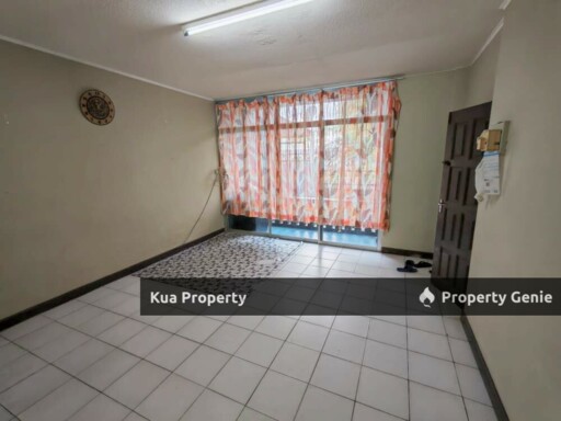Double Storey Terrace Intermediate House For Sale Located at 3rd Mile, Lorong Pasir